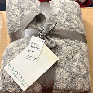 Barefoot Dreams Soft Gray Throw OS 45”x 60”